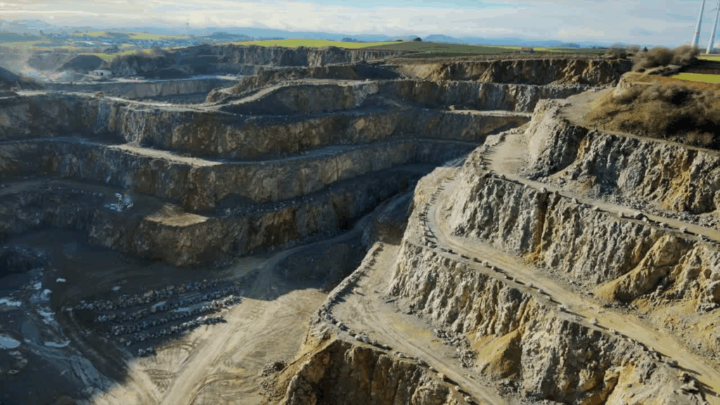 Future Mine Digital Sustainable Mine: AI, Digital Twins, ESG and Strategy